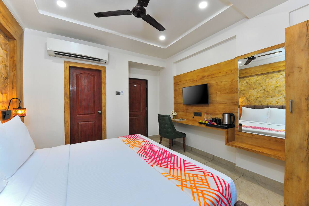 1 habitación, caja de seguridad en la habitación y escritorio 