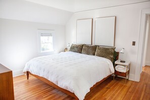 4 عدّة غرف نوم ومكواة/لوح كي وواي فاي مجانًا وملاءات أسرّة