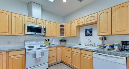 Eloy Vacation Rental w/ Community Pool & Courtyard