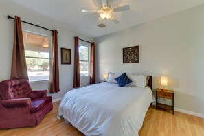 2 bedrooms, iron/ironing board, internet, bed sheets