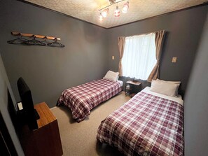 スタンダード ツインルーム | 低刺激性寝具、WiFi (無料)、ベッドシーツ