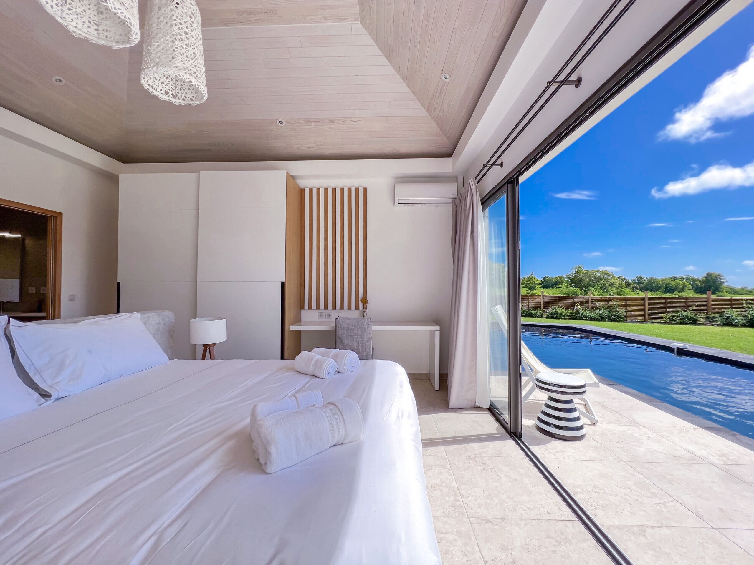 4 bedrooms, in-room safe, iron/ironing board, free WiFi