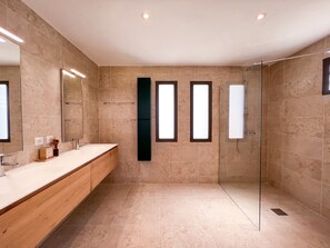 Shower, towels