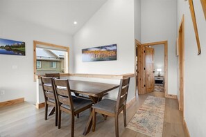 Dining - Unforgettable Mountain Escape + Waffles! (Crested Butte)