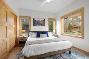 3 bedrooms, iron/ironing board, travel crib, WiFi