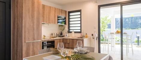 Fridge, microwave, oven, dishwasher