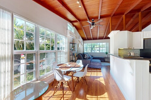 Single-level home with private yard, screened patio, AC, & W/D