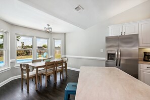 Dining - 3BR Home w/Private Pool | Fenced Yard | Minutes to Beaches |NAS Pensacola (Pensacola)