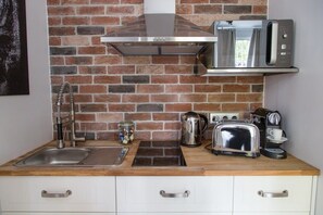 Fridge, microwave, stovetop, coffee/tea maker - Studio Photo face au Parc des Expositions (Paris)