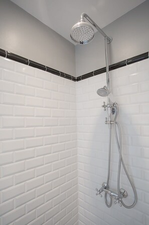 Shower, free toiletries, hair dryer, towels - Studio Photo face au Parc des Expositions (Paris)