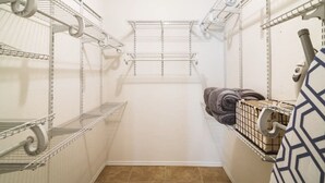 Unclassified image, 2 of 23, button - Montrose Relaxing Studio! Medical Center 37 (Houston)