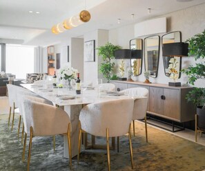 Dining - Luxurious Apartmentaurum Elegance (Cape Town)