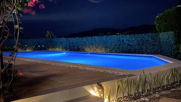 2 utendørsbassenger