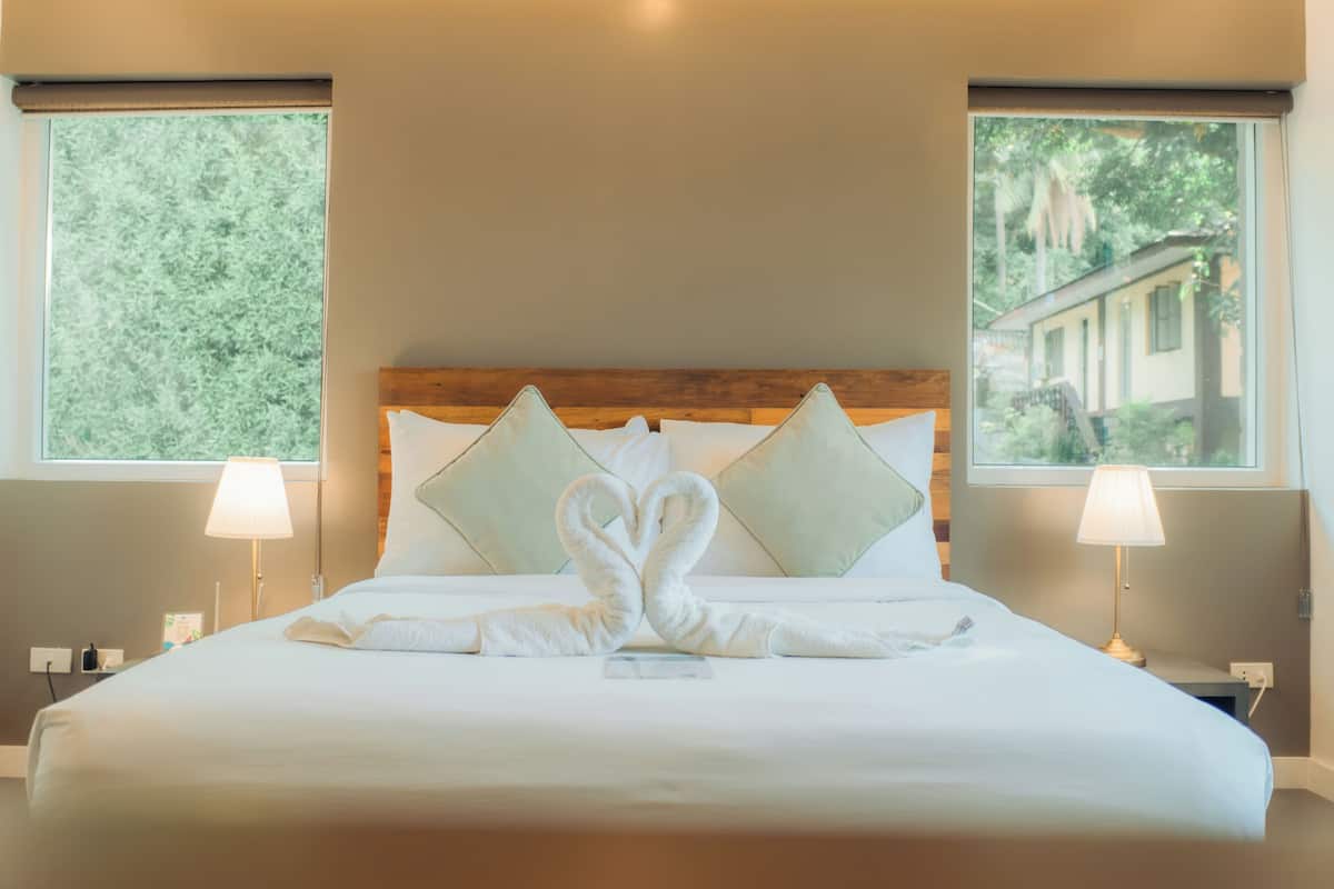 Suíte premier | 1 quarto, roupas de cama premium, camas Tempur-Pedic, frigobar