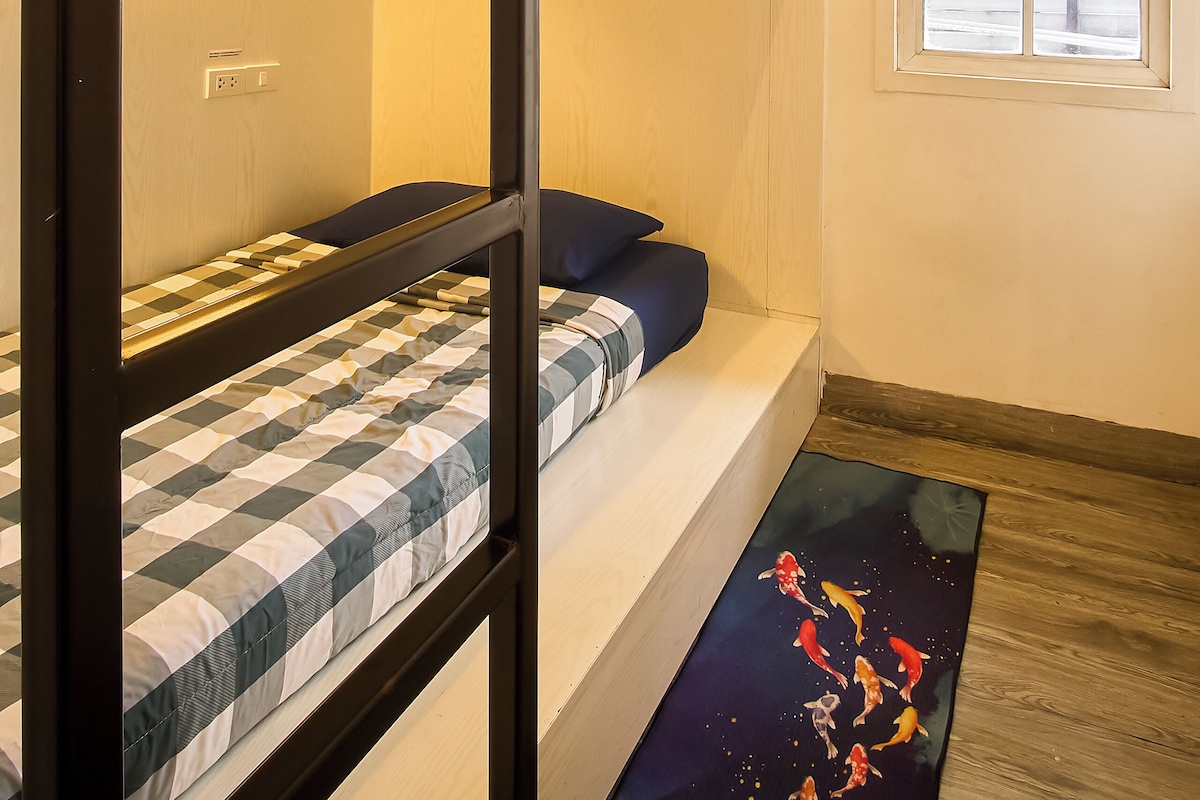 Economy Single Room | WiFi (free), bed sheets