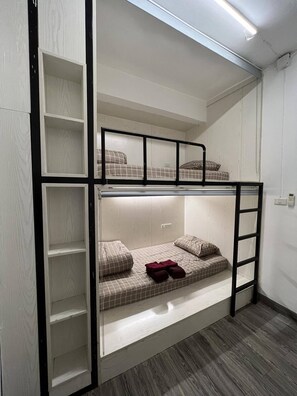 Free WiFi, bed sheets - comfy crib hostel  (Bangkok)