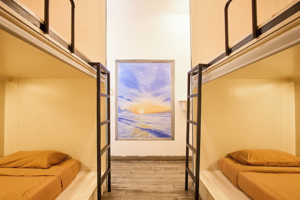 Comfort Shared Dormitory | WiFi (free), bed sheets