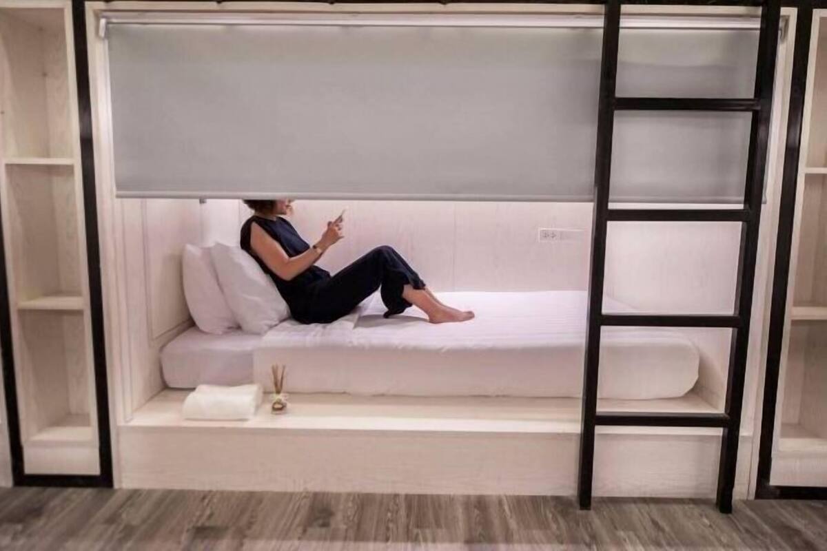 WiFi (free), bed sheets