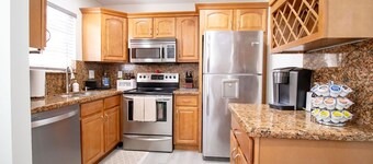 Good Vibes Oasis, 2 Story Townhome in Cutler Bay