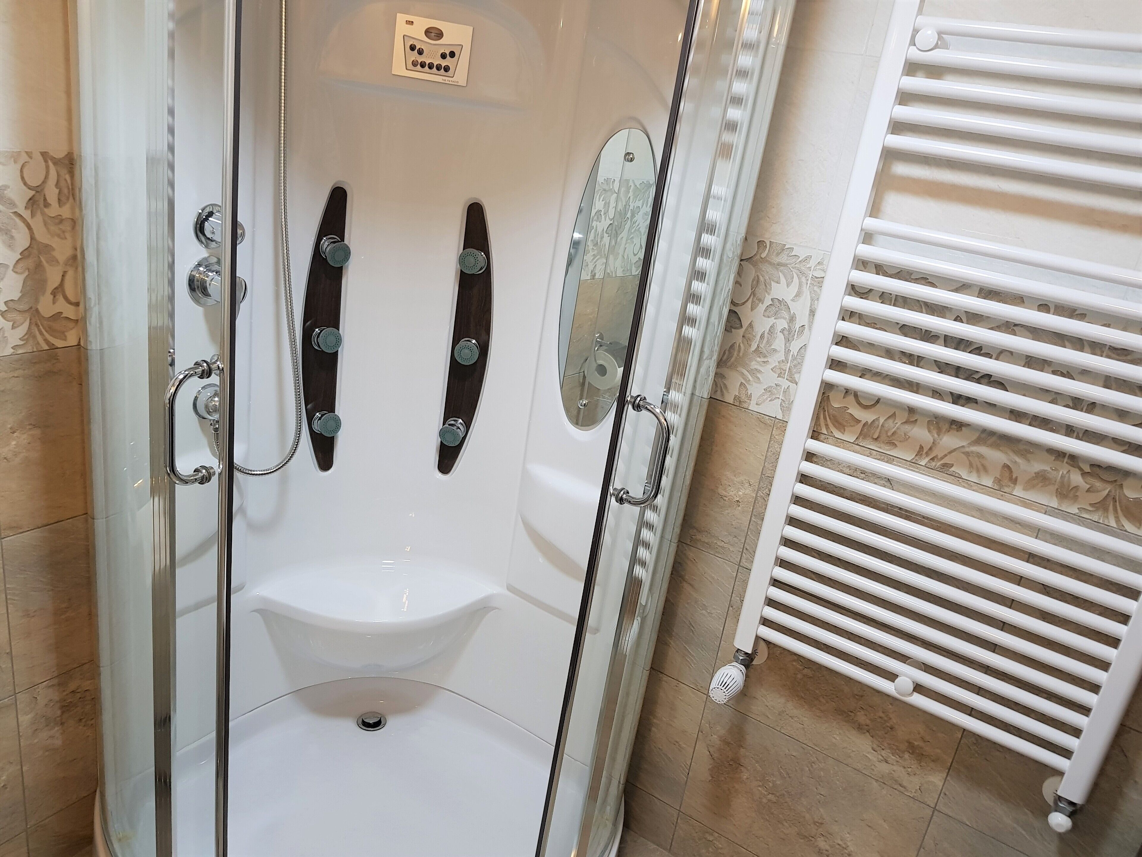Deluxe Double Room | Bathroom