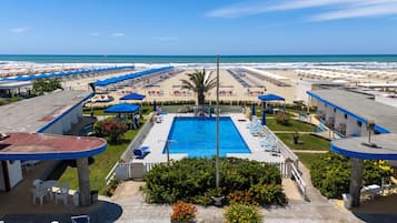 家庭公寓, 多间卧室, 临海 (La Casina Del Pescatore On the Beach) | 泳池 | 季节性开放的室外游泳池
