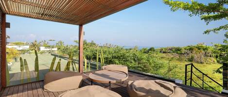 Luxury Villa | Terrace/patio