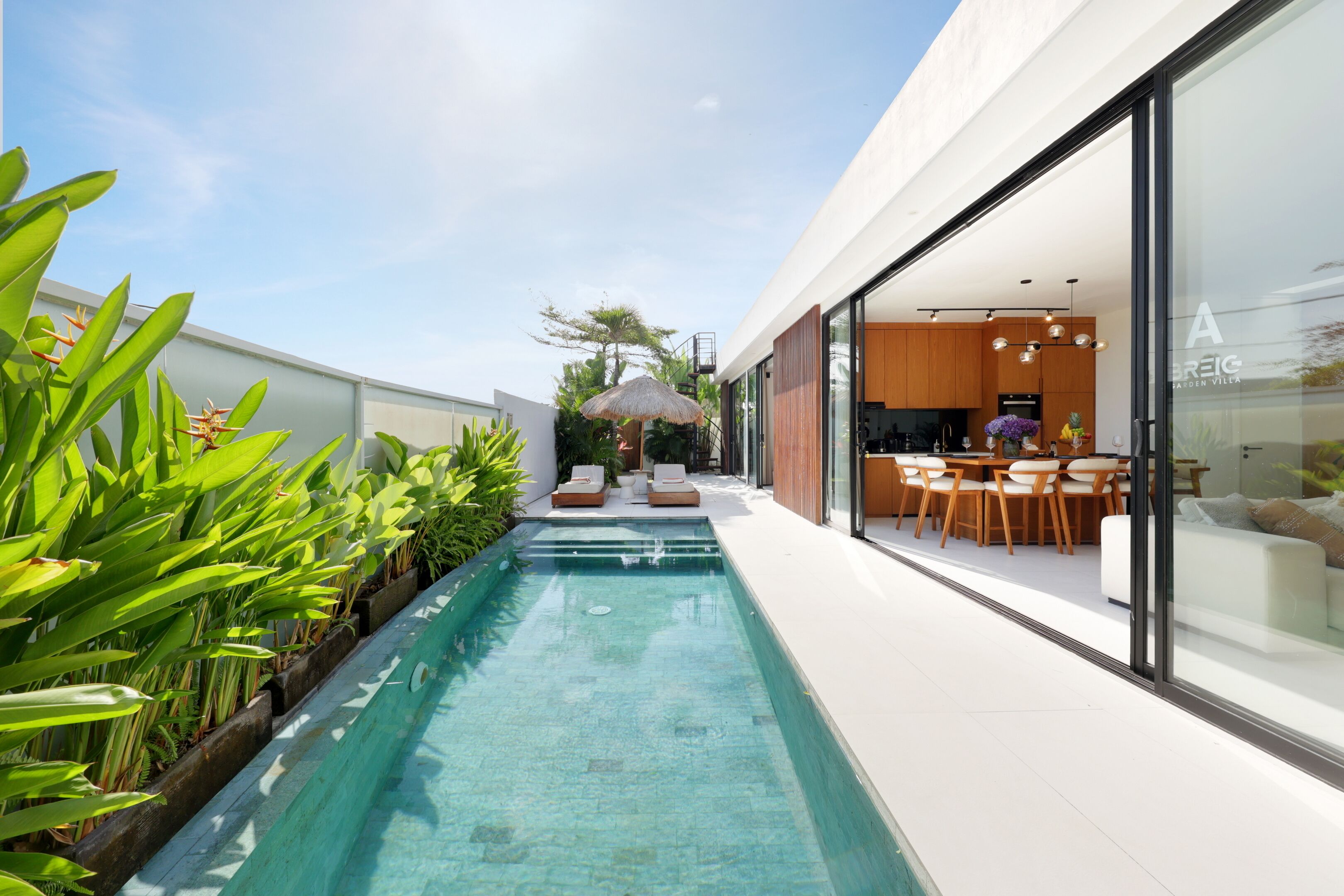 2 utendørsbassenger