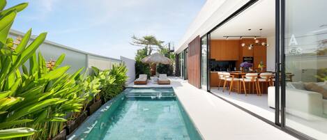 2 utendørsbassenger