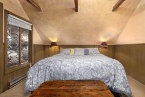 3 室のベッドルーム、WiFi (無料)、ベッドシーツ