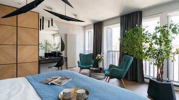 Panoramic Apartment | In-room safe, individually decorated, individually furnished