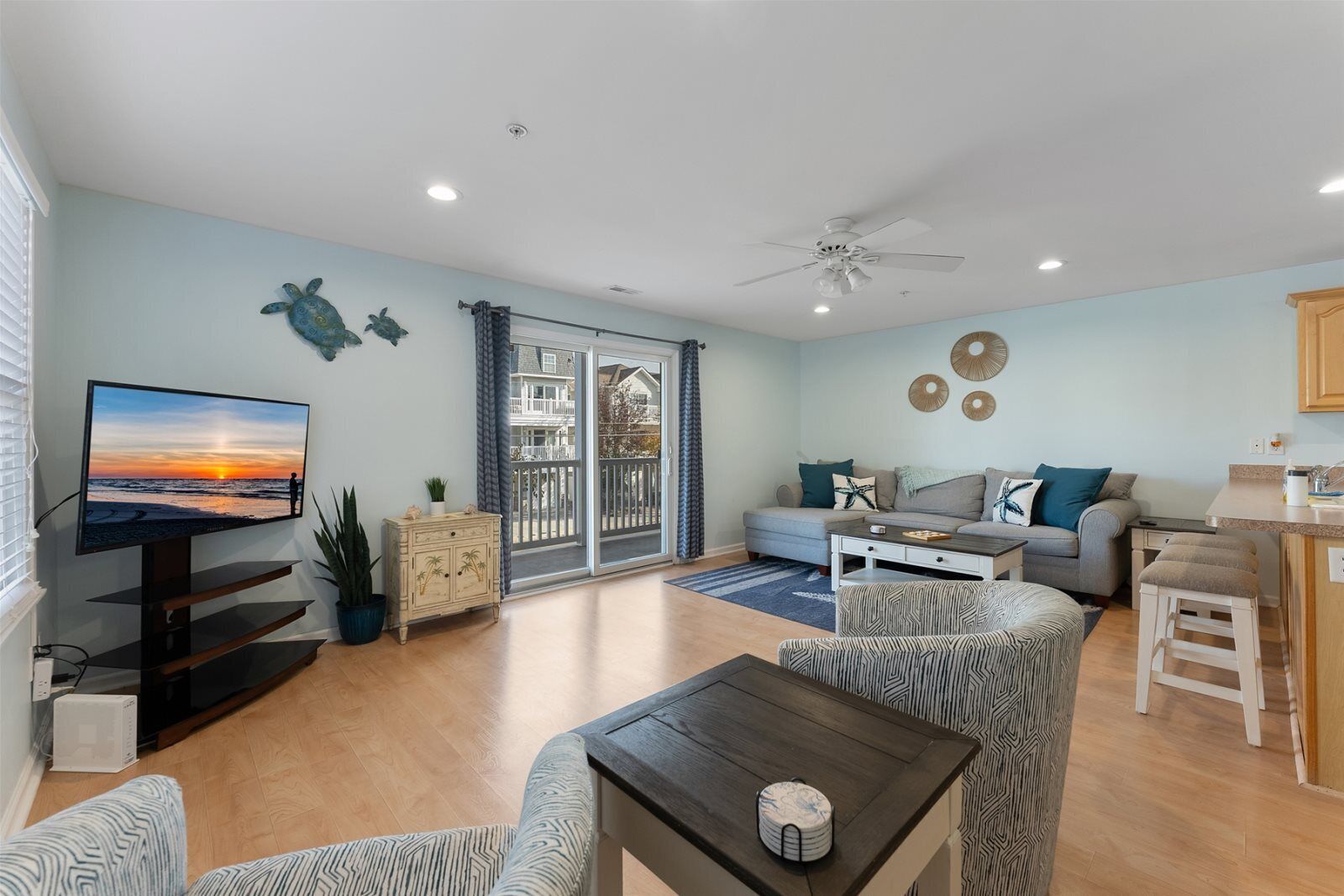 2 Story Townhome Right by the Beach & Boardwalk