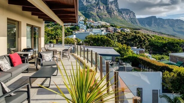 Balcony - Oudekraal Lodge - Comfortable and Spacious 3-bedroom Holiday (Cape Town)