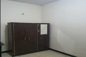 スタンダード ダブルルーム | WiFi (無料)、ベッドシーツ