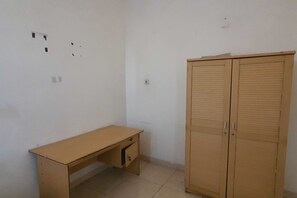 標準雙人房 | 免費無線上網、床單