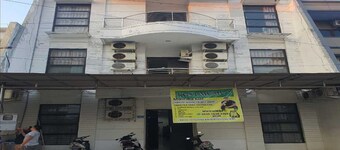 OYO 93319 MUMU HOMESTAYNearCarnival Park Surabaya