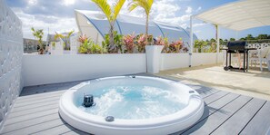 Outdoor pool - GLAMTECH RESORTS HEAVEN (Miyakojima)