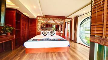 1 bedroom, pillowtop beds, minibar, in-room safe