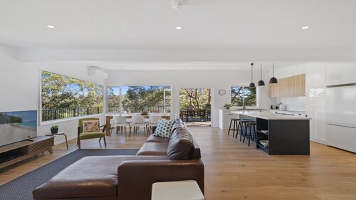 TREETOPS AT COPACABANA | Accom Holidays