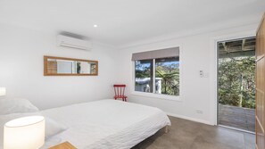 4 habitaciones, tabla de planchar con plancha, internet y ropa de cama 