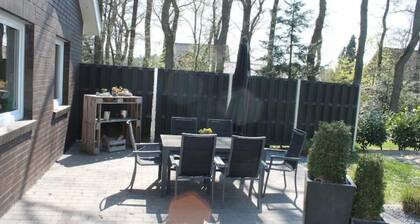 Schöne Eigentumswohnung mit Terrasse für 2 Pers