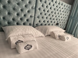 Individually furnished, free WiFi, bed sheets