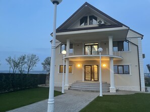 واجهة المنشأة