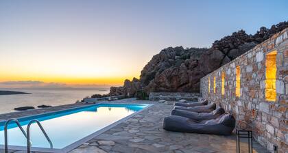 Country House 'Mont' Rock Villas 1' with Sea View, Wi-Fi and Air Conditioning