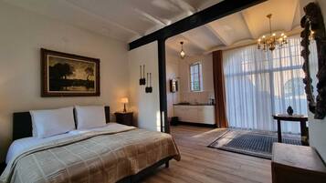 14 soverom, skrivebord, wi-fi og sengetøy