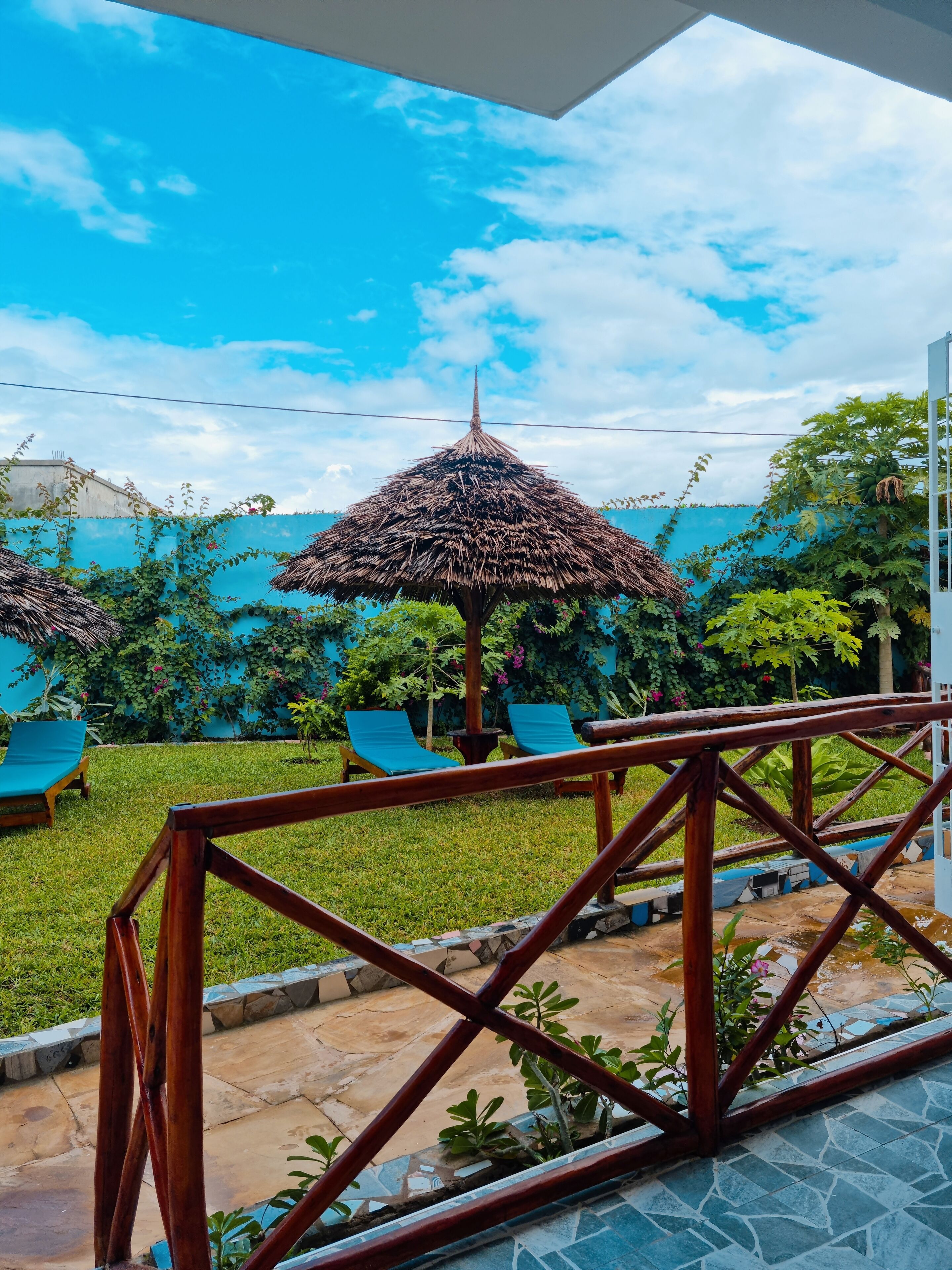 Kamar Double Basic | Teras/patio