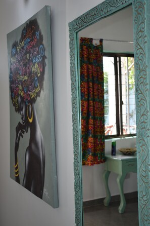 Dobbeltrom – basic | Skrivebord, wi-fi (inkludert) og sengetøy