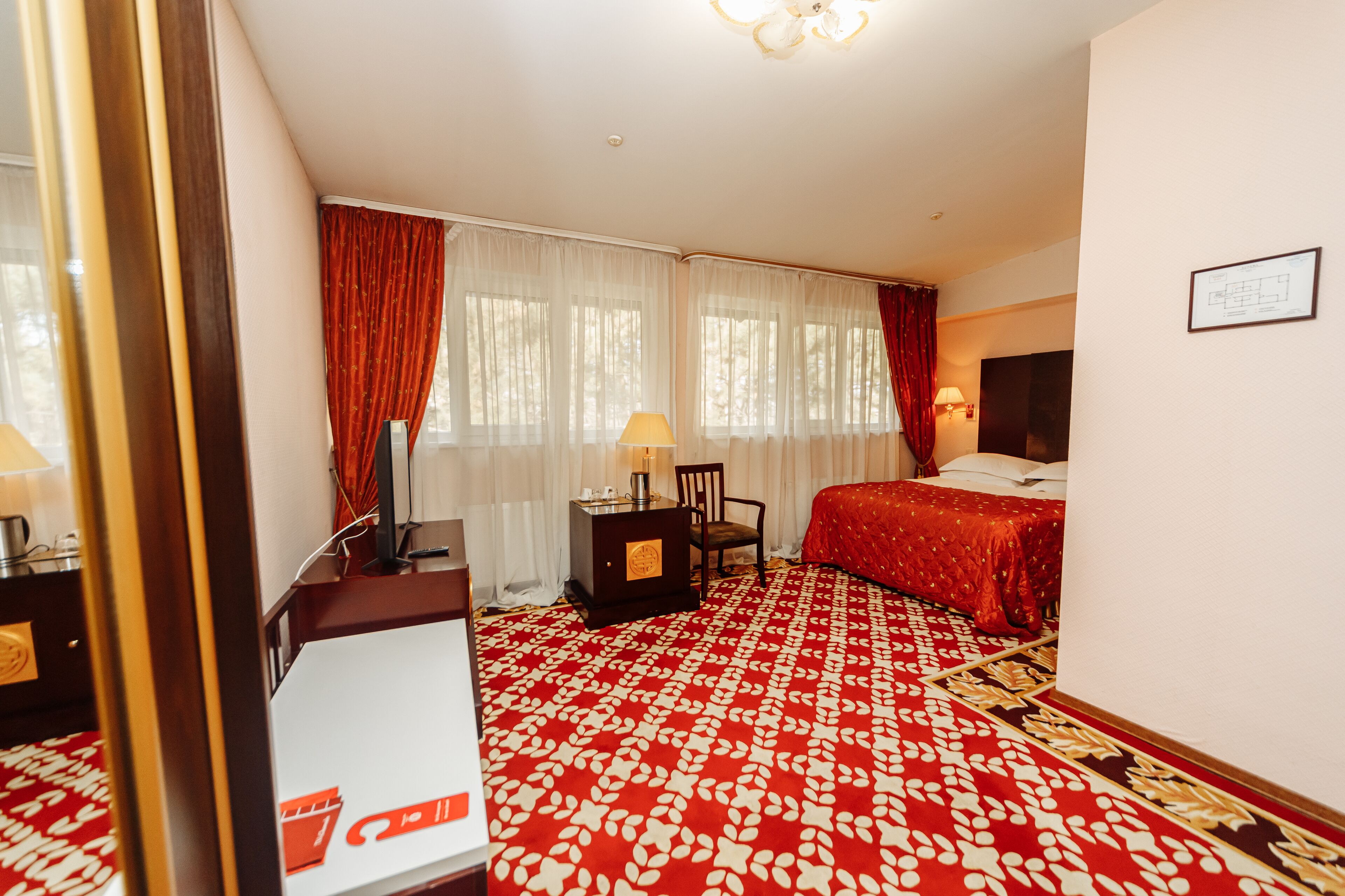standard double room | hypo-allergenic bedding, desk, laptop workspace, free wifi