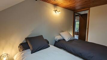 3 bedrooms, free WiFi, bed sheets