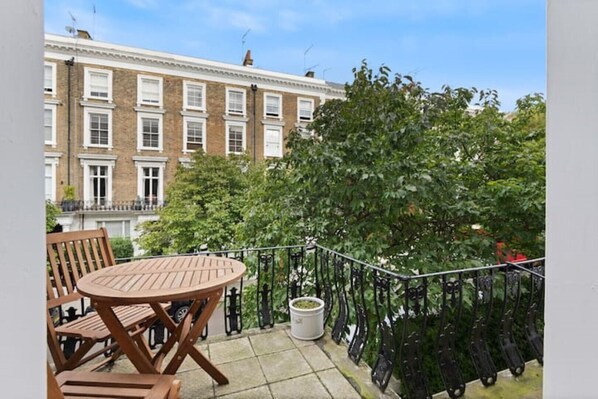 Outdoor dining - Stunning flat in Notting Hill with private balcony (London)
