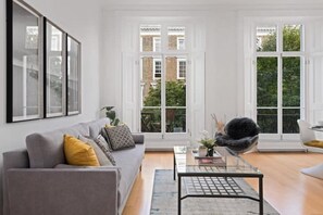 Living area - Stunning flat in Notting Hill with private balcony (London)